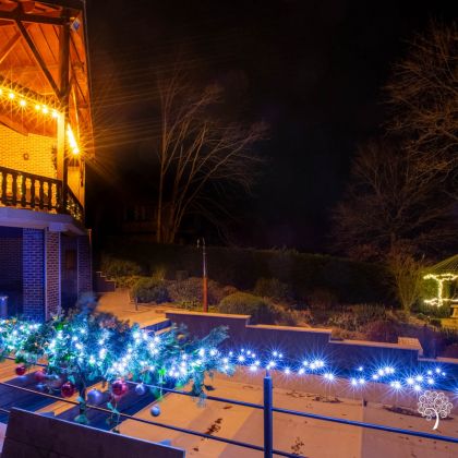 Vier kerst en nieuwjaar in Villa Faro Durbuy met sfeervolle kerstverlichting