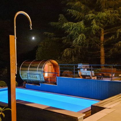 Villa Faro Durbuy suites bij nacht - vakantiewoning met zwembad, sauna en jacuzzi