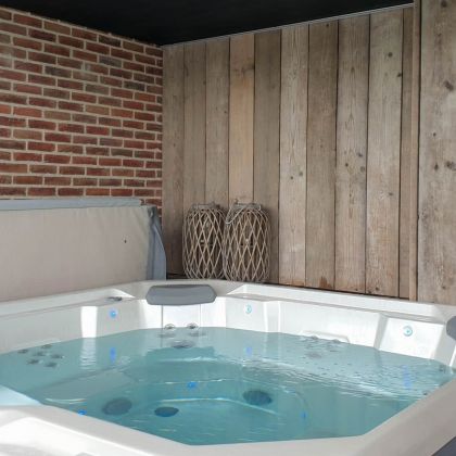 villa Faro Durbuy suites vakantiewoning met zwembad, sauna en jacuzzi