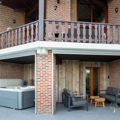 Villa Faro Durbuy suites vakantiewoning met zwembad, sauna en jacuzzi
