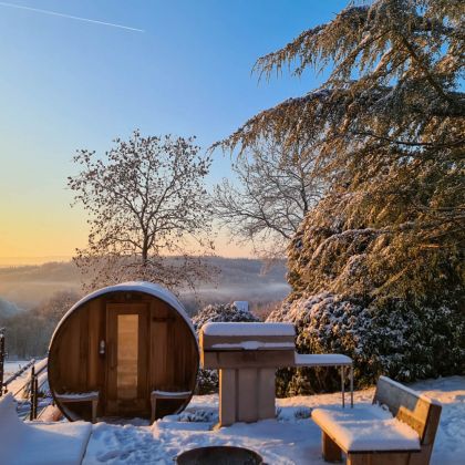 villa Faro Durbuy suites vakantiewoning met zwembad, sauna en jacuzzi